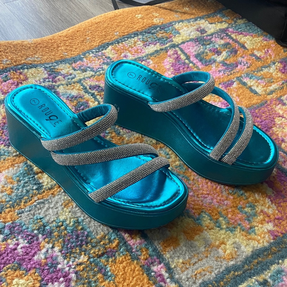 Rouge Helium Teal and Silver Platform Sandals
